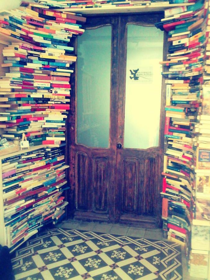 Ratones De Biblioteca Гостевой дом Сан-Кристобаль-де-Ла-Лагуна
